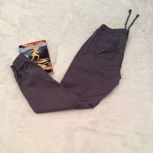 ‼️‼️‼️NWOT Hollister Cargo pants 👖